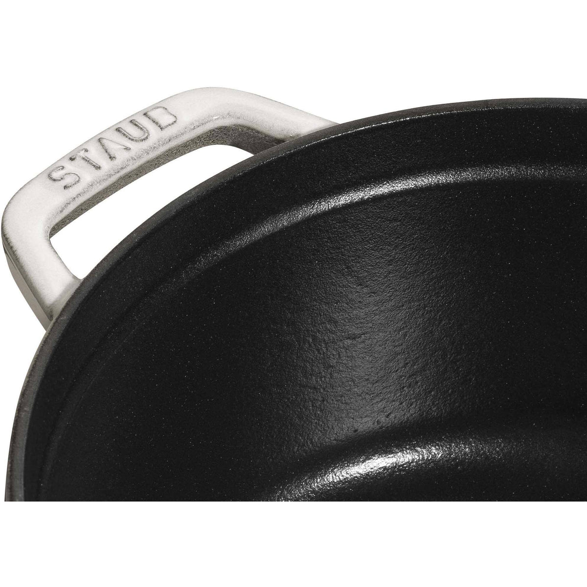 Cast Iron 2.75-Quart Round Cocotte I81837