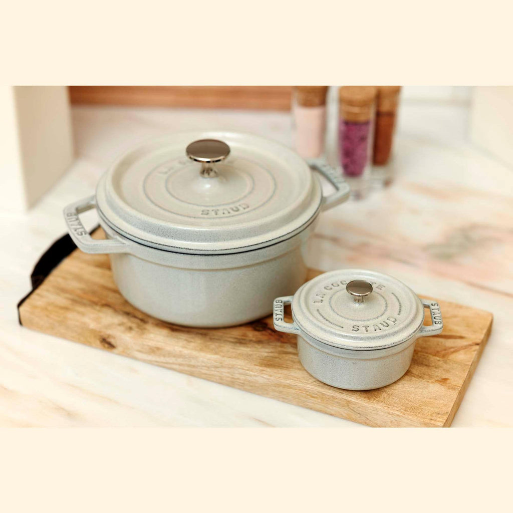 Cast Iron 2.75-Quart Round Cocotte I81837