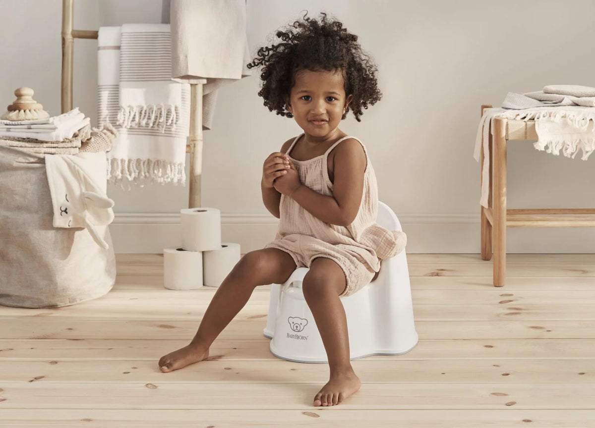 White/Gray Potty Training I33923