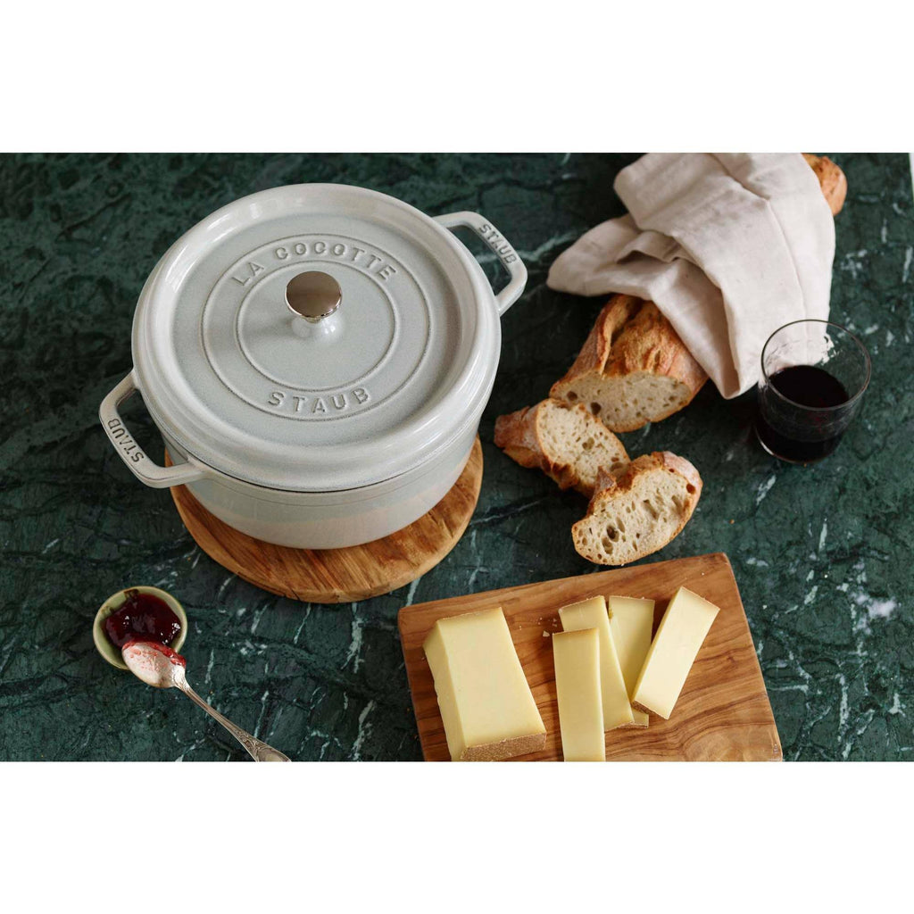 Cast Iron 2.75-Quart Round Cocotte I81837