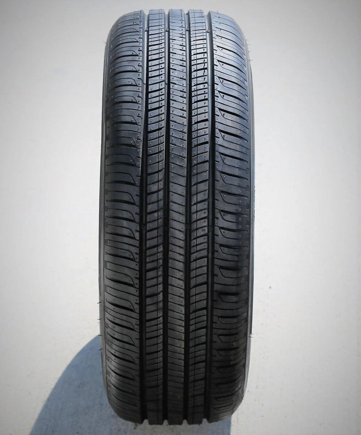 All Season 195/60R16 89H Passenger Tire Q335275