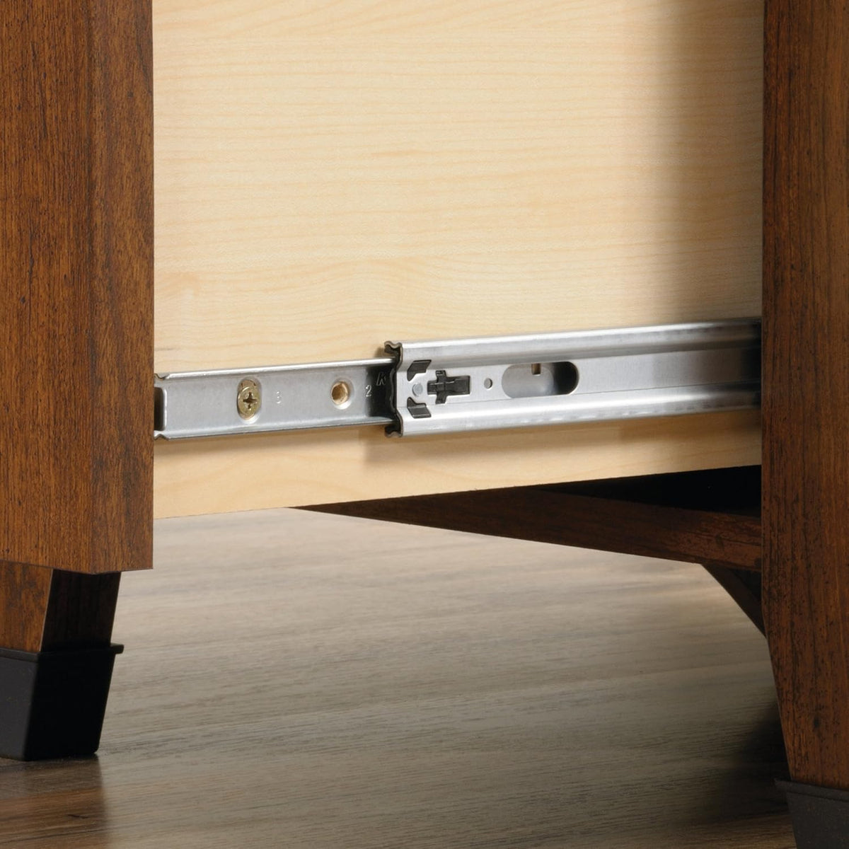 Corner Computer Desk, Washington Cherry finish F914414