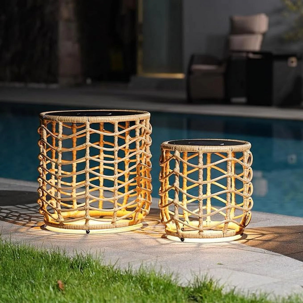 Set of 2 Weather-Resistant Wicker Nesting Tables T98322